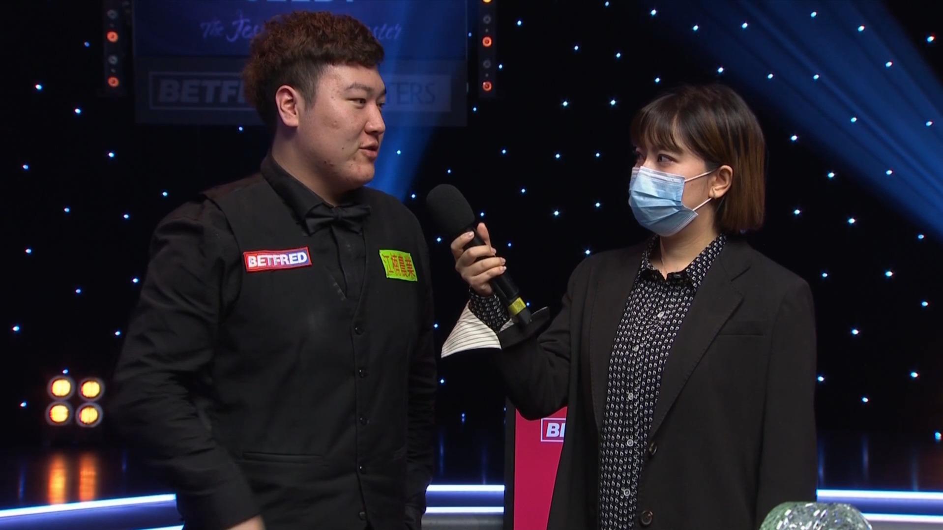 赛后接受女友采访 颜丙涛直言夺冠非常激动