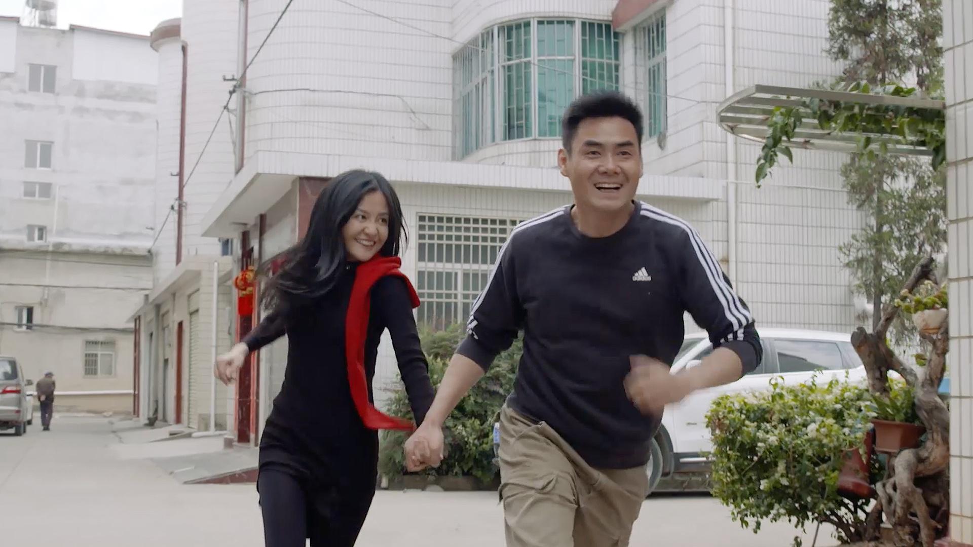 陈翔六点半:行为不规矩,恋人两行泪