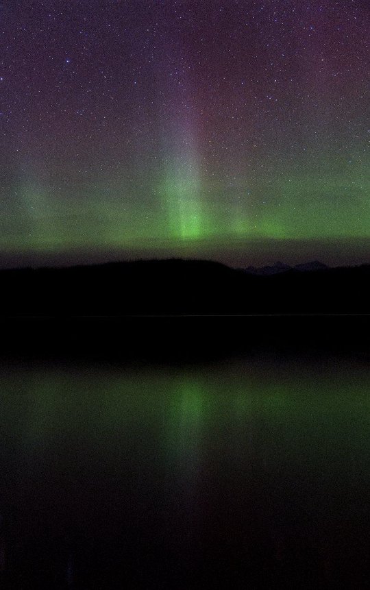 艾伦埃里克森拍摄到冰川公园的光柱美景