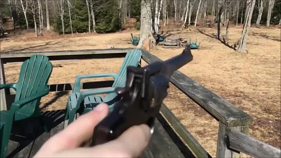 慢动作回放英国韦伯利左轮手枪,这么别致的退弹方式还是第一次见