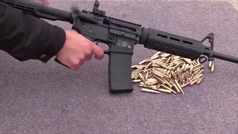 史密斯韦森mp15突击步枪,弹匣加弹,户外靶场射击实测