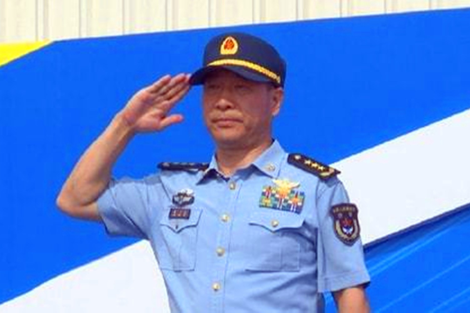 晋升上将军衔第22天，空军司令员首次公开亮相！|军队|军官|飞行员|少将|参谋长_新浪新闻
