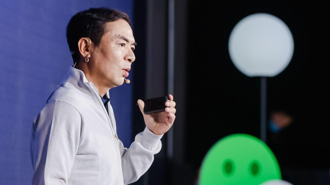 张小龙被微信用户"牵着鼻子走"?