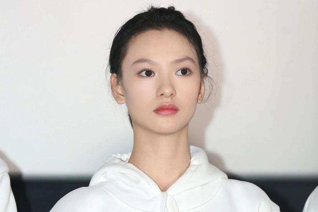 《金刚川》首映 邱天向抗战英雄致敬|首映礼_新浪新闻
