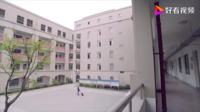 男子教学楼告白美女老师 结果被学校开除了