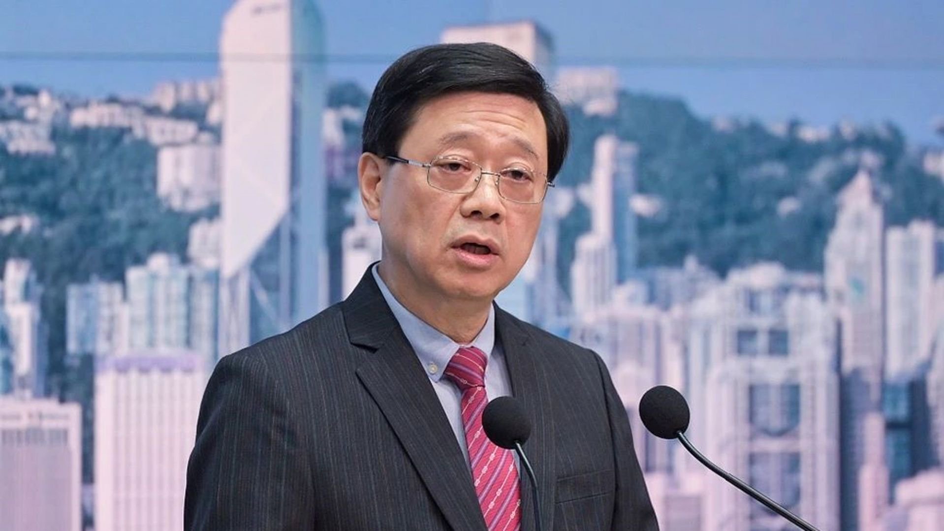 李嘉诚卖港口给美国财团，李家超表态_新浪新闻