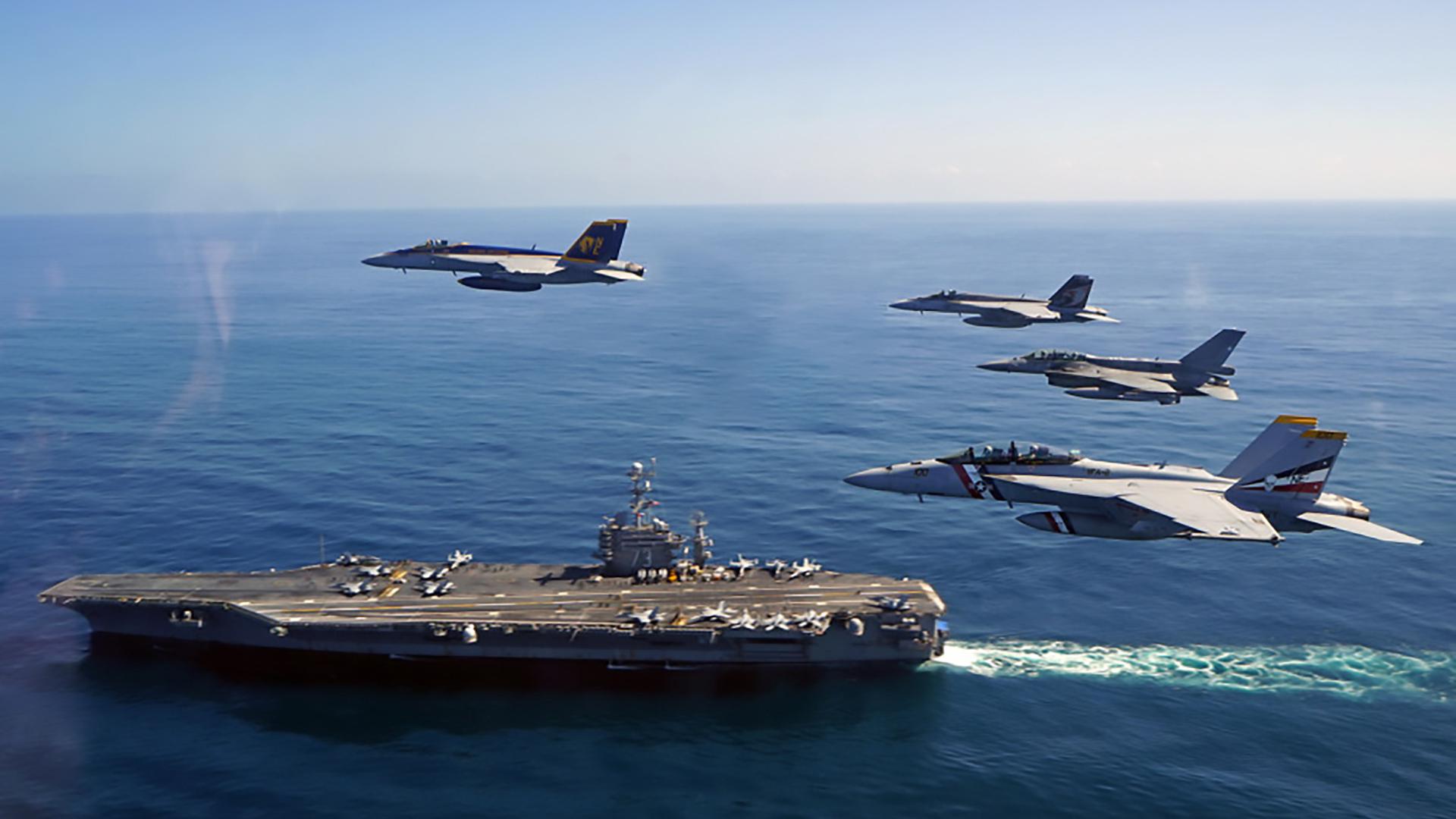 50艘军舰海上集结,4架敌机硬闯防空区,戏耍8万吨航母后全身而退__财经