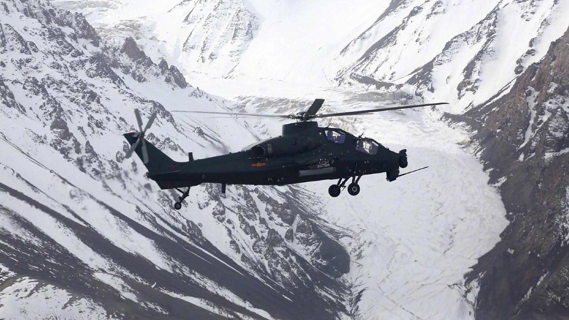 新疆高原高寒地带,陆航旅数架武装直升机,多弹种精准打击!