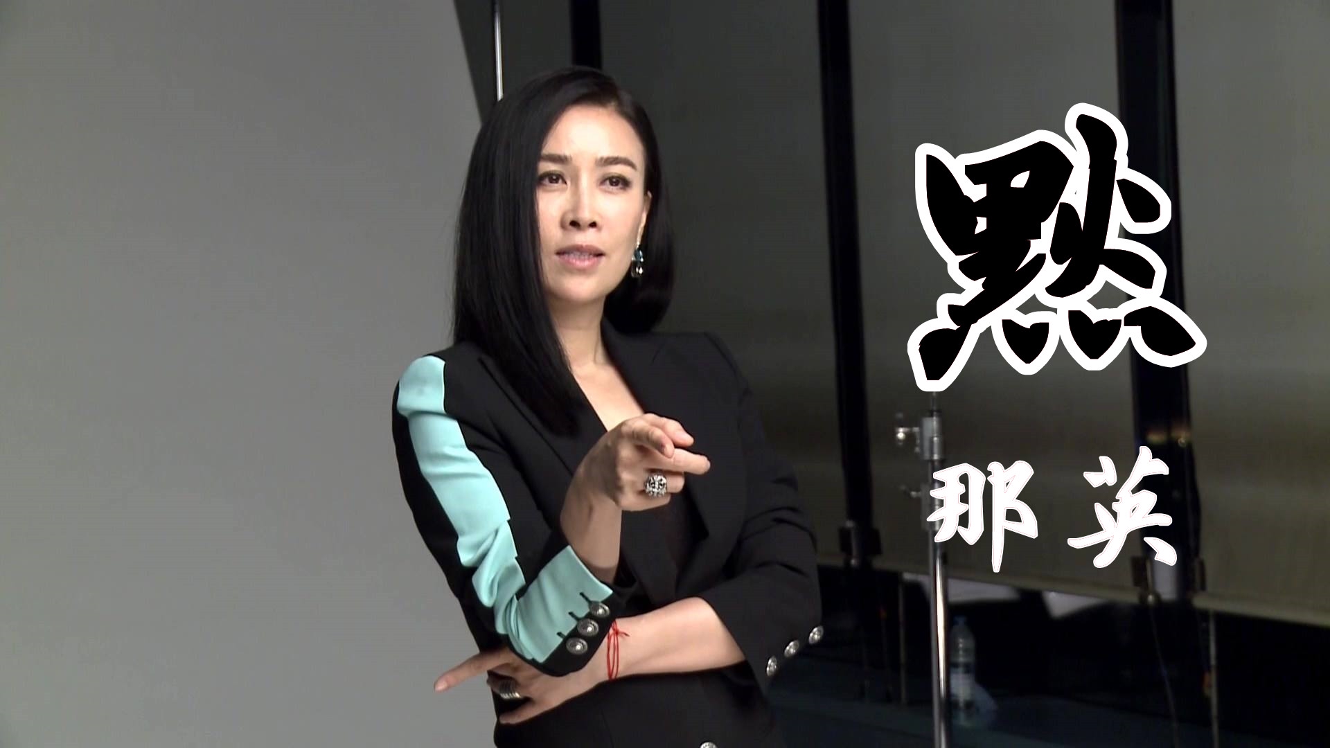 那英经典歌曲《默》,伤感的旋律及歌词催人泪下,太好听了