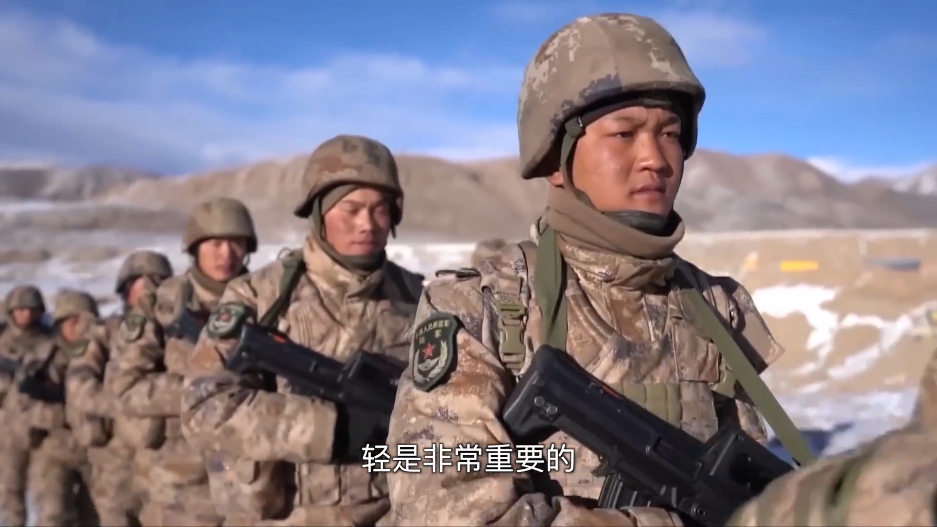 专家解答:我国星空迷彩大衣采用超纤维材料,有何特殊性?