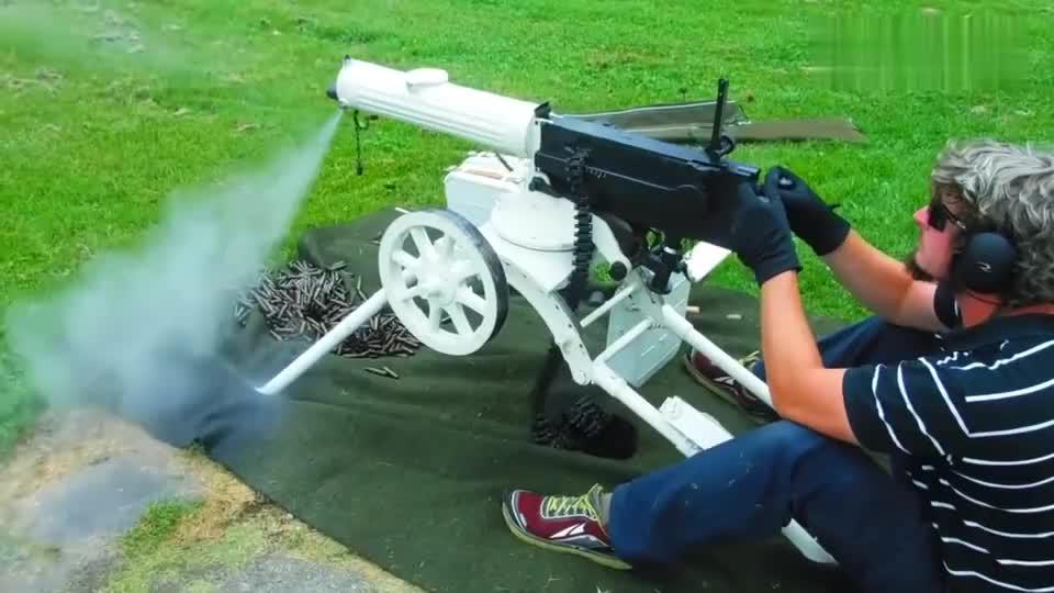 枪迷召唤术: 马克沁重机枪射击体验