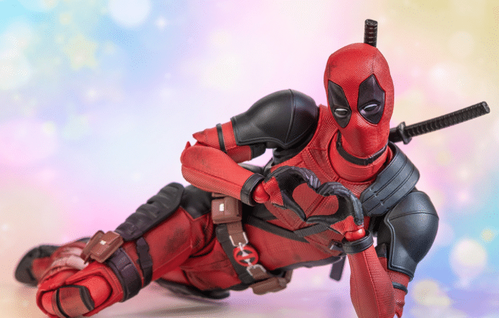 死侍shf可动手办实物详解完美还原角色灵魂特色直面灭霸的男人