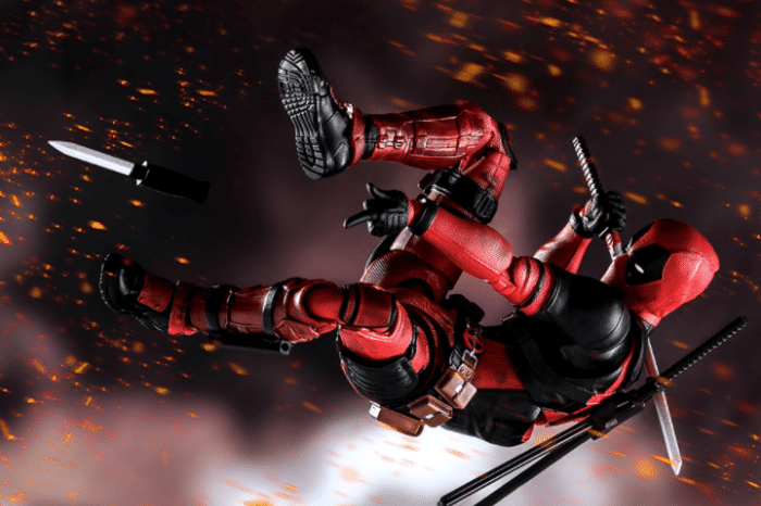 死侍shf可动手办实物详解完美还原角色灵魂特色直面灭霸的男人