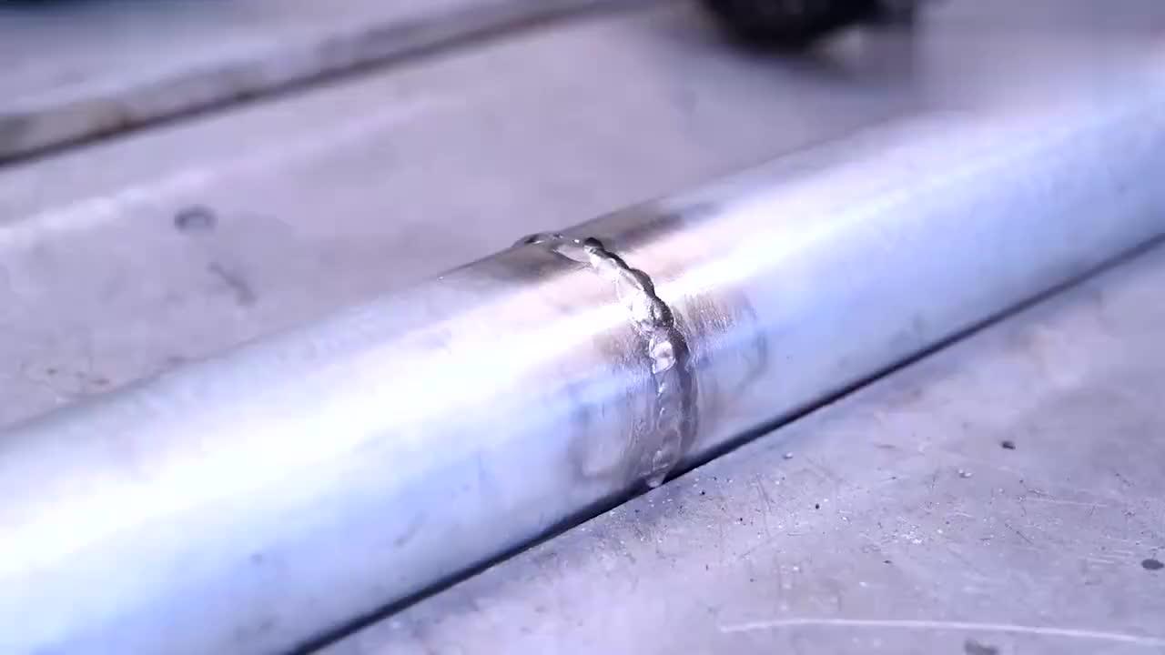 看老师傅演示一遍焊接镀锌管,你们觉得这样能焊合格吗?