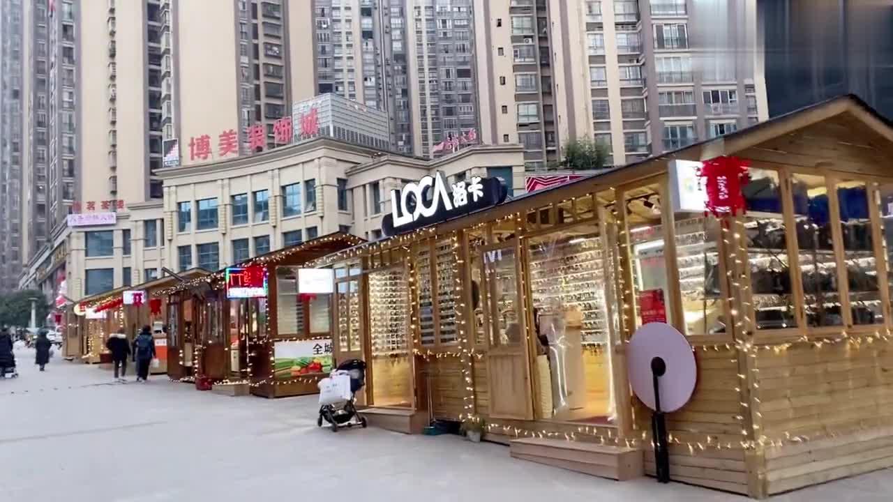 嗨2021,渠县最繁华的地旺广场,元旦节人山人海的像过年一样热闹