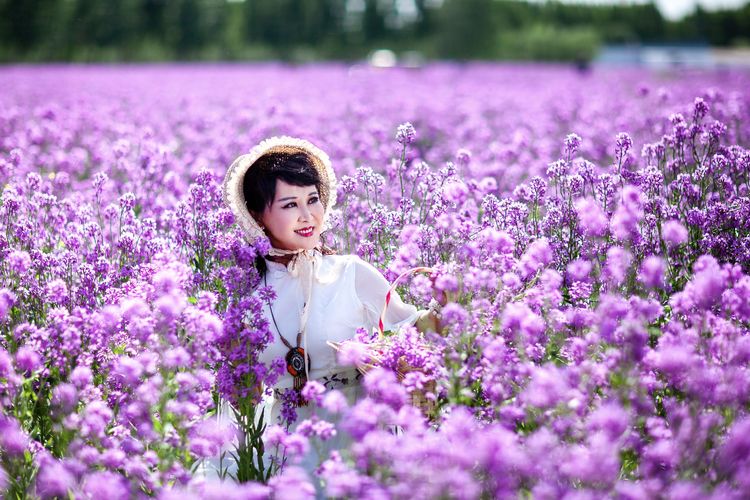 人像摄影组图心有琴弦绽放着自己美丽的女人花