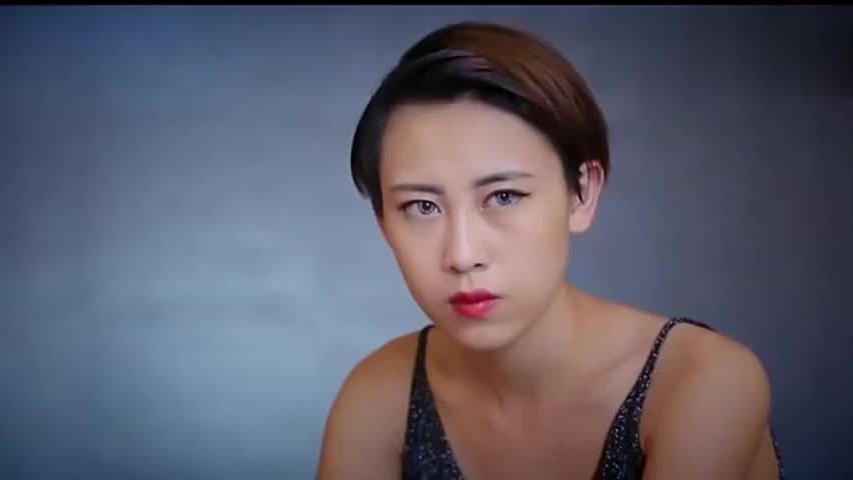 黑社会女老大龙头之争,战胜后数百小弟跟随豪车迎接