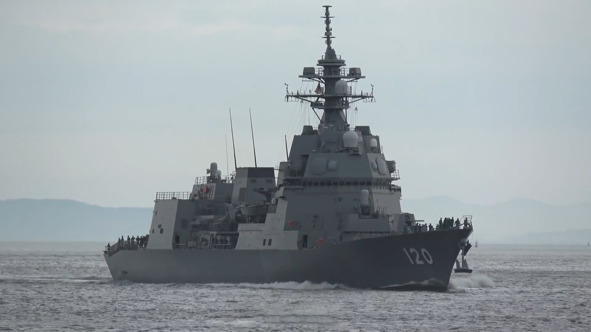 日本海上自卫队"朝日"级驱逐舰二号舰dd-120"不知火"号航行