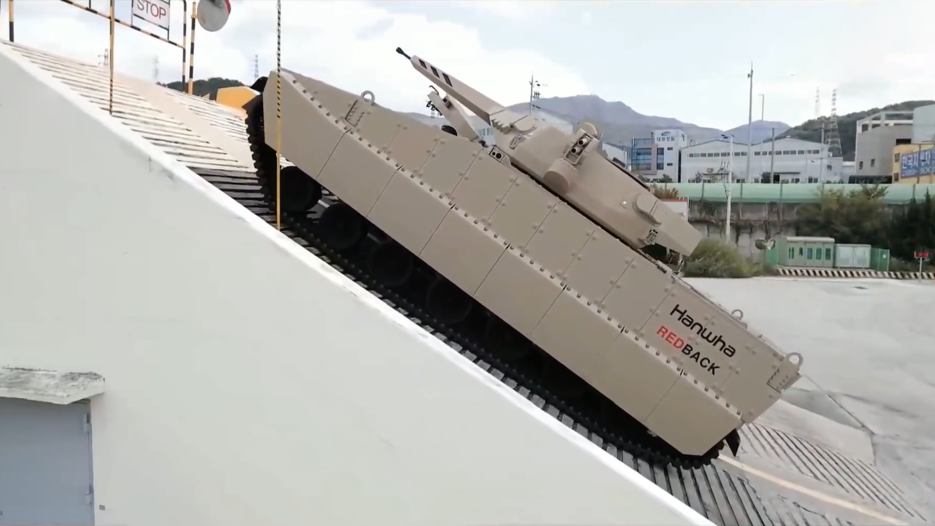 澳大利亚"陆地400"项目竞标方案之韩国as-21红背蜘蛛步兵战车