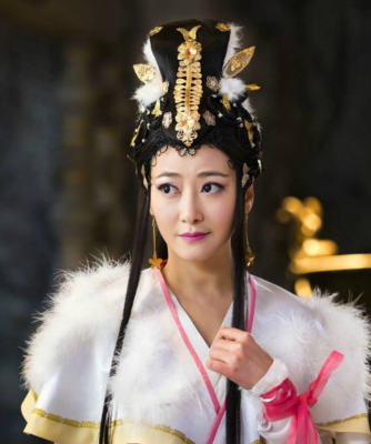 这是陈紫函在《天天有喜2》里面饰演的九妹,话说这次她拿到了女主的