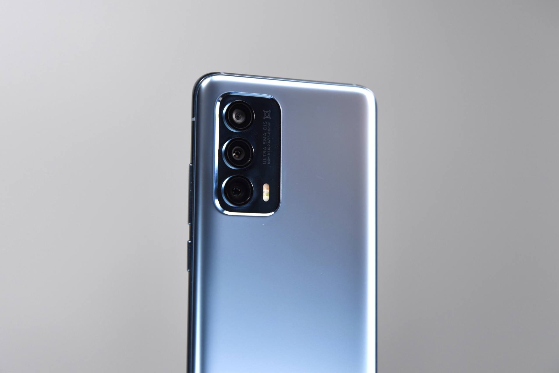 魅族18首发评测小屏满血旗舰这手感吹爆