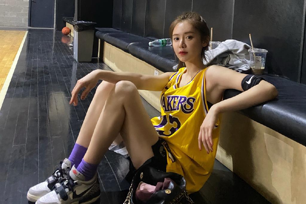 获得美娜尊重！大胡子输给湖人后引来美娜感叹：第8年黯然结束|大胡子|湖人|詹姆斯_新浪新闻