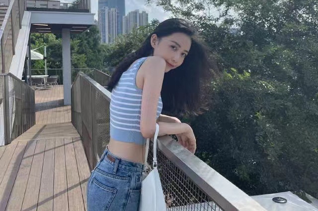 三星店铺可日入5万元 华夏云拍被指有邮币卡的