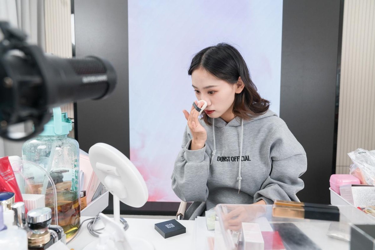 商务部：加大对跨境电商等服务贸易新模式投资力度