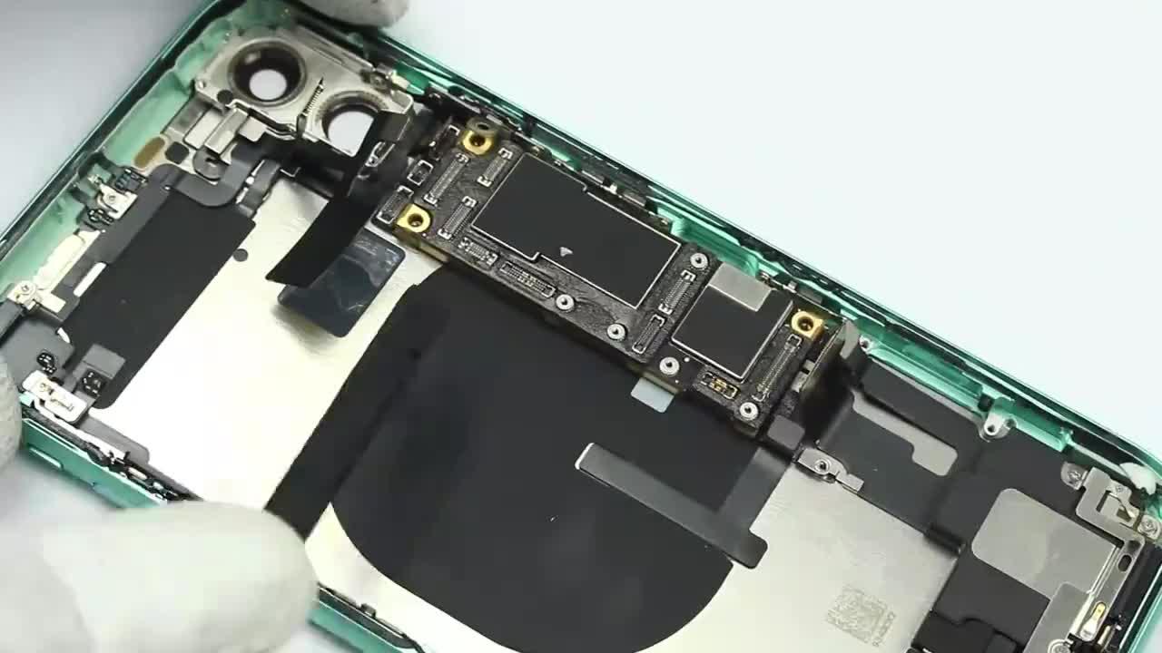 iphone11拆机视频看看这内部做工就明为何卖这么贵了