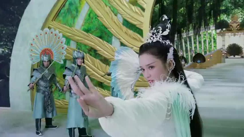 鸟族公主重伤花界芳主,花界顿时大怒,直接断了鸟族的吃食