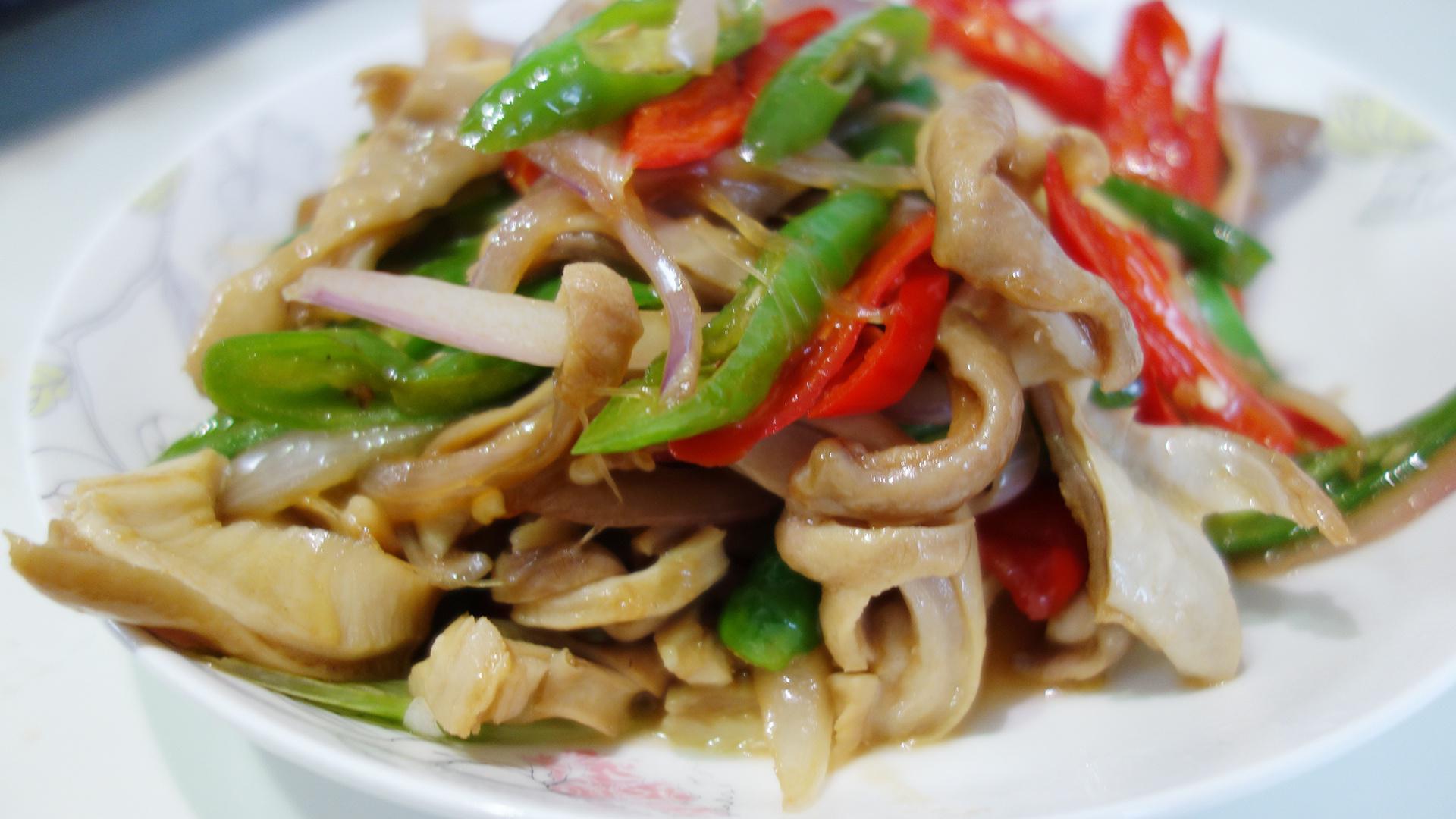 爱吃猪肚的收藏了,猪肚这一独特做法太香了,招待朋友特别棒!