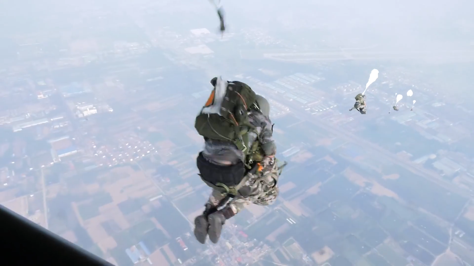 记者亲身体验特战狙击训练 为您推荐: 荒野求生特战