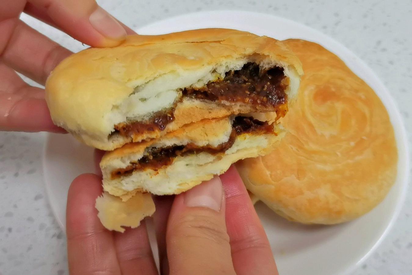 香酥枣泥馅饼这么做,一次吃4个,太香了,吃了还想吃,快来试试