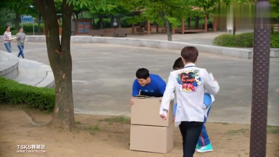 爸爸好奇怪 大明星献殷勤帮郑素敏派盒饭 甜蜜