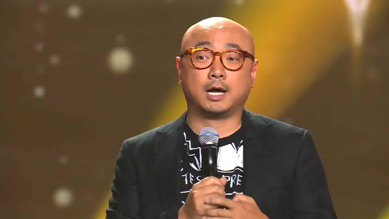 郭麒麟看完《泰囧》,发了个朋友圈,他爸的回复太逗了!