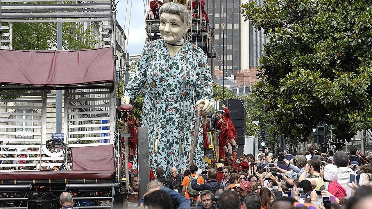 巨型木偶人现实版进击的巨人