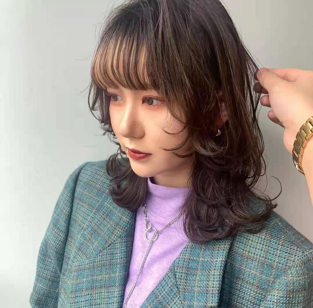 从姬发式到公主切,这款发型再度登上瘦脸榜,辛芷蕾都是它的粉丝