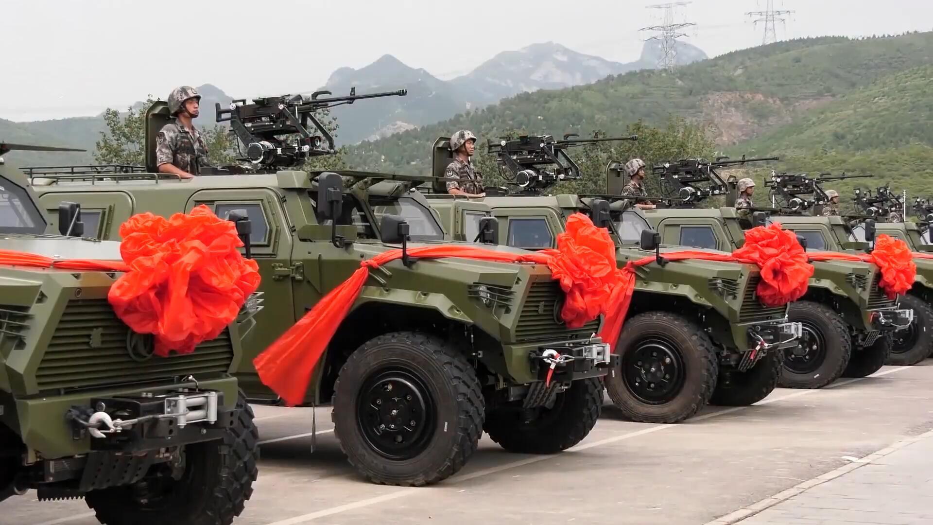 现场视频!陆军第82集团军某旅举行新装备授装仪式!