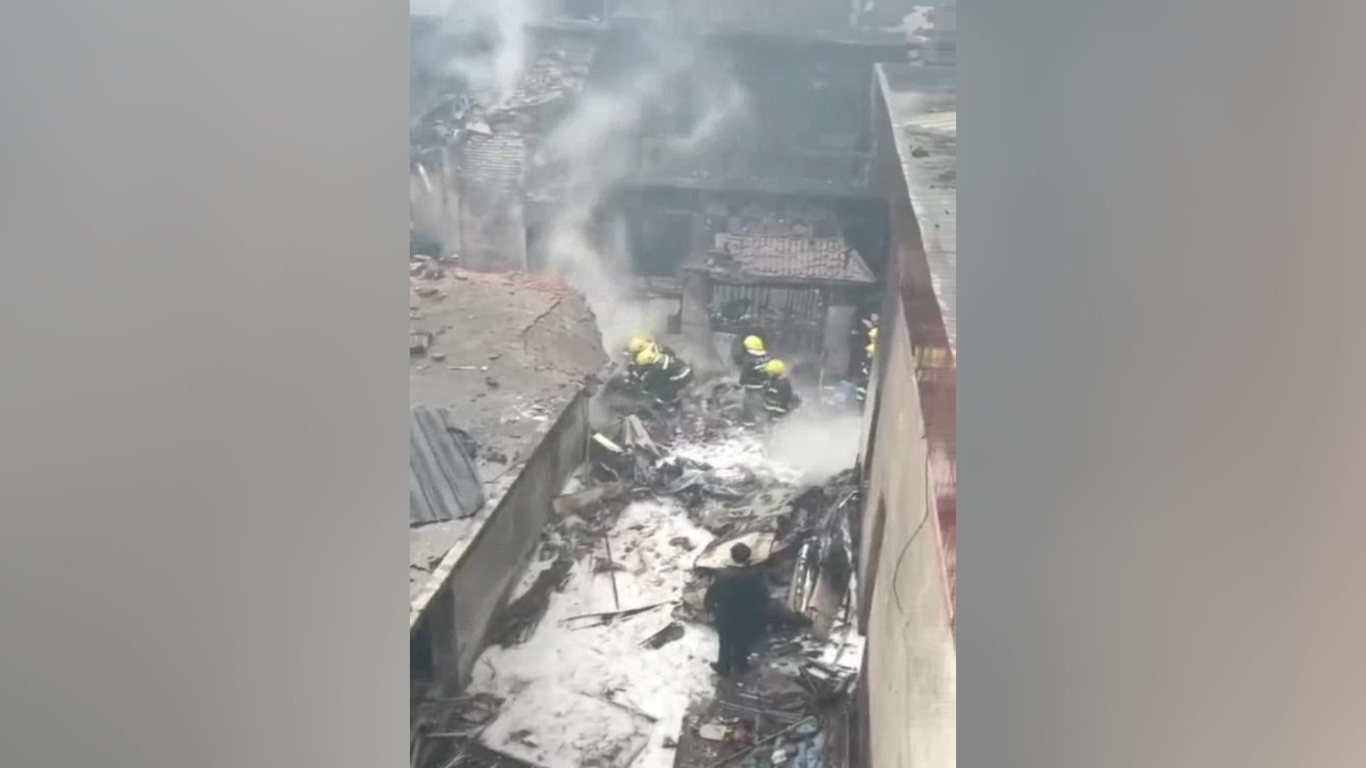 江西吉安一直升机坠毁在民房中 官方:初步反馈飞机上有5人