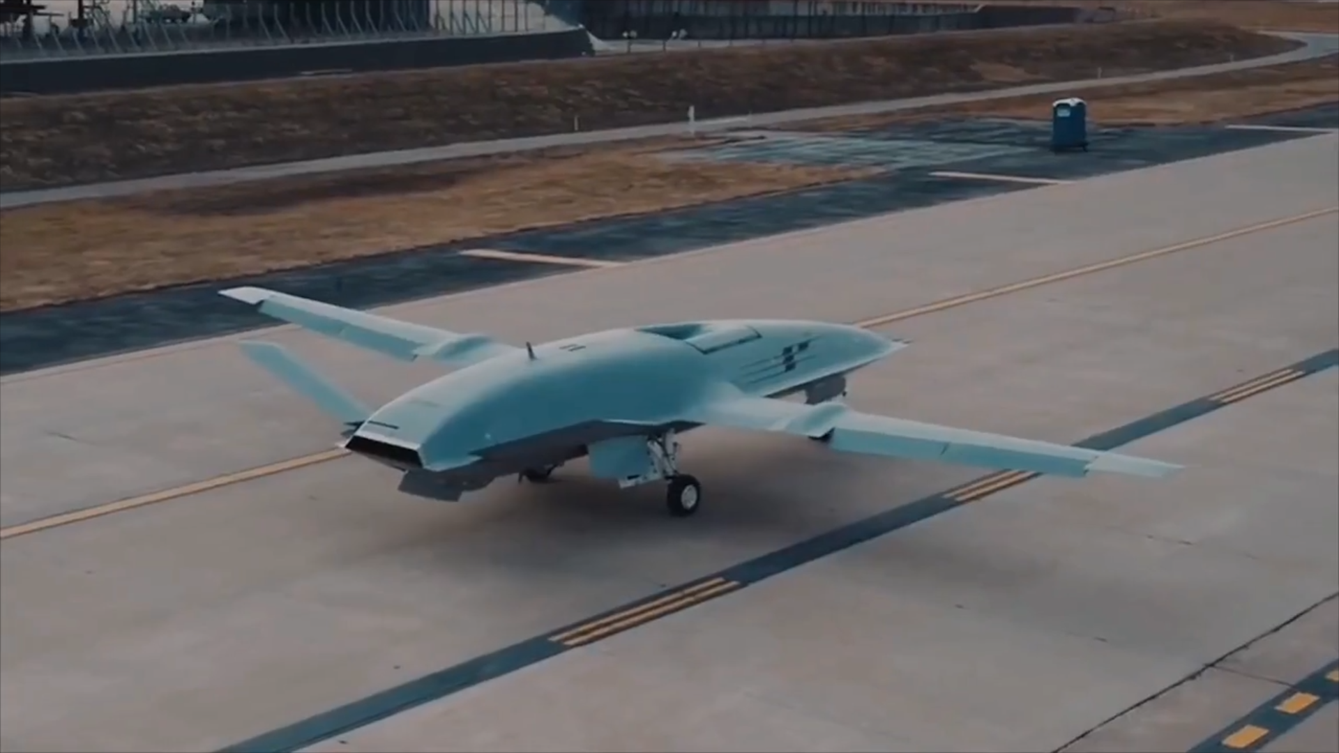 美国mq-25"黄貂鱼"舰载无人加油机官方宣传短片!