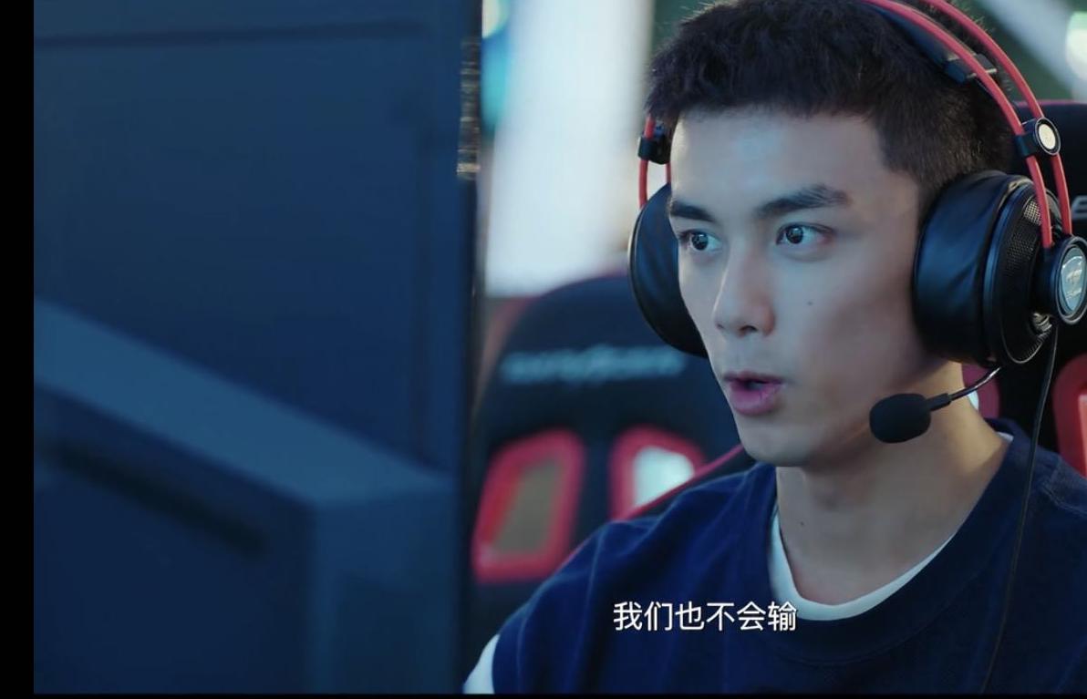 《穿越火线》剧情有点弱,穿越有点扯,鹿晗毫无偶像包袱拼演技