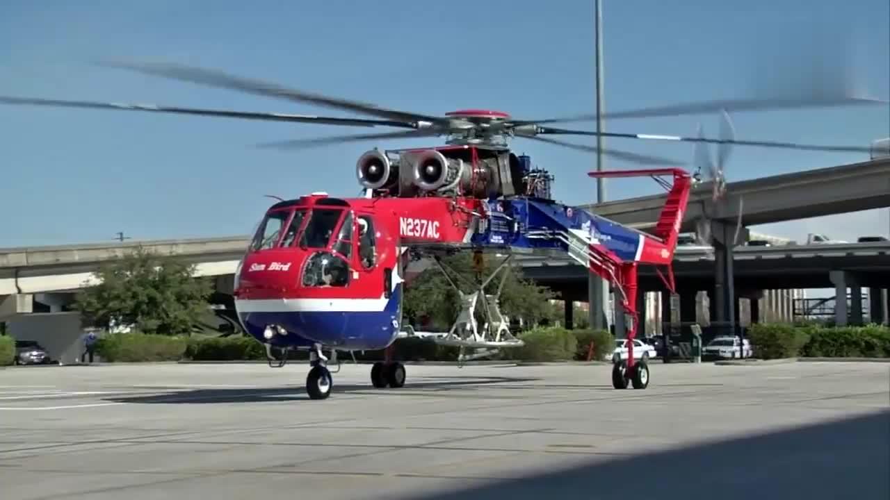 9架ch-46"海骑士"运输直升机列队飞行的壮观场面!