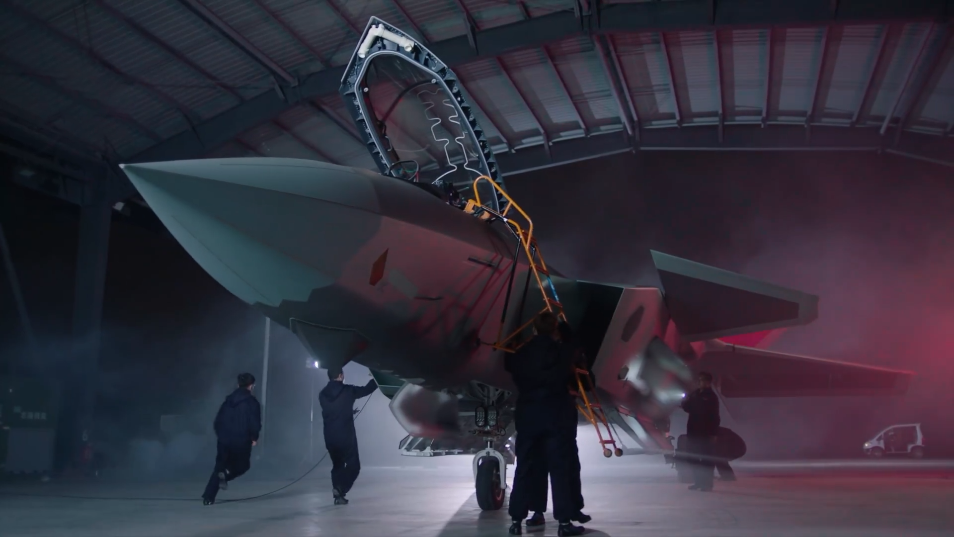 超燃mv《横空》纪念歼20战机首飞10周年!