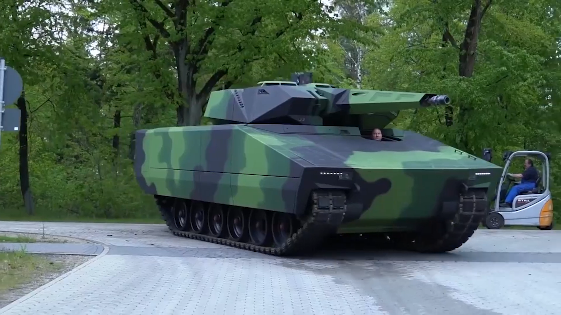 德国莱茵金属公司,推出的"山猫"kf41,履带式步兵战车!