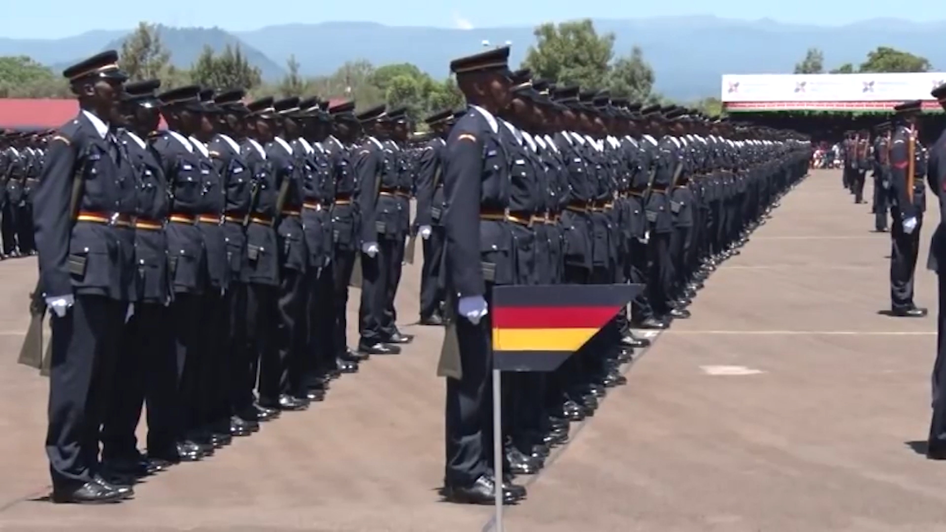 非洲肯尼亚的阅兵,士兵进行列队镜头!