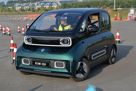 小车中的佼佼者，前后双独悬+后驱，操控不输宝马才6.98万起