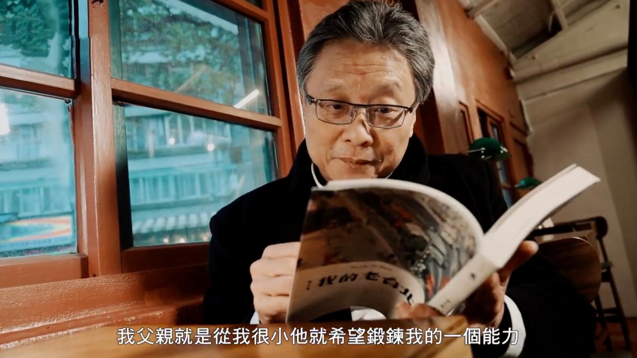 他是台北金牌作词人,与周华健几十年老友,如今合作新歌再走红