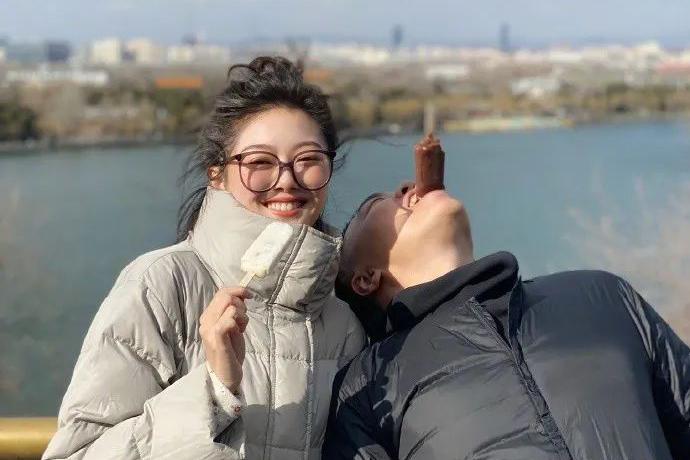晚晚又发照片惹众怒，艺术名媛人设彻底不要了？|林翰|众怒|名媛_新浪新闻