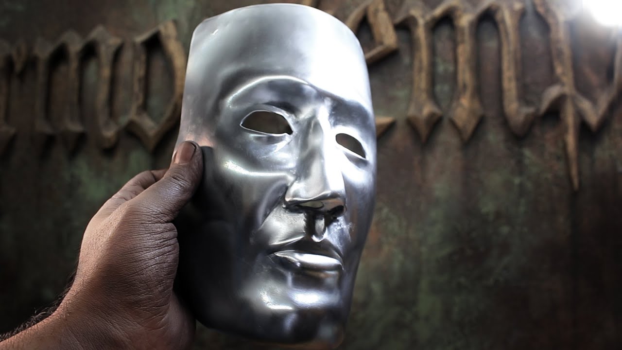 技术活大神用钢板打造金属面具