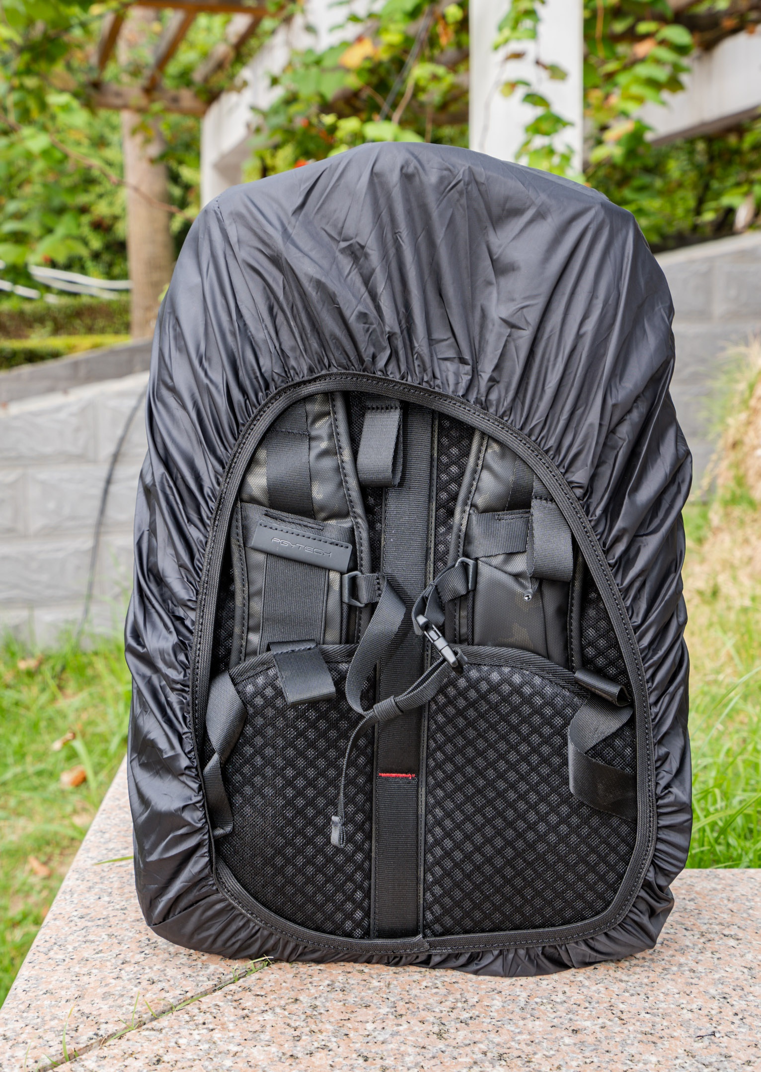 25l变38l,这是一款进可户外拓展,退可都市通勤的摄影背包